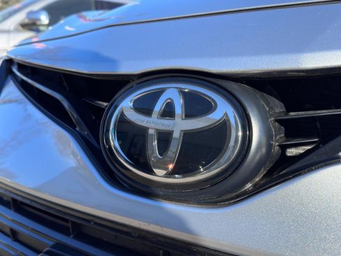 Used 2022 Toyota Camry LE image 11