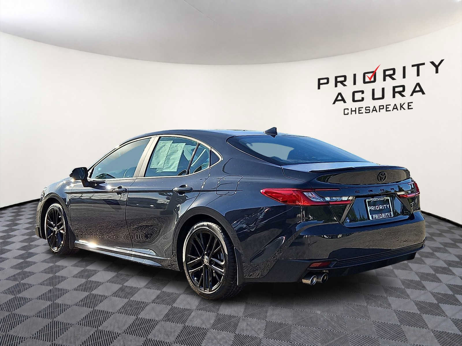 Used 2025 Toyota Camry SE w/ Convenience Package FWD image 6