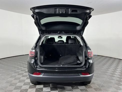 Used 2022 Jeep Compass Latitude FWD image 48