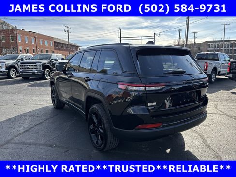 Used 2024 Jeep Grand Cherokee Altitude AWD/4WD image 4