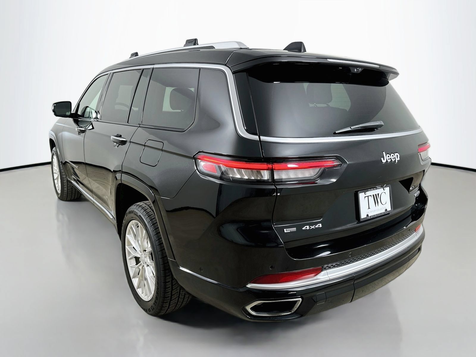 Used 2021 Jeep Grand Cherokee L Summit w/ Advanced Protech Group IV AWD/4WD image 7