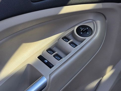 Used 2019 Ford Escape SEL image 19