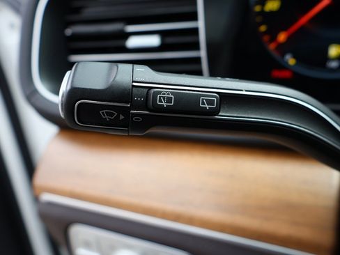 Used 2021 Mercedes-Benz GLS 450 4MATIC image 47