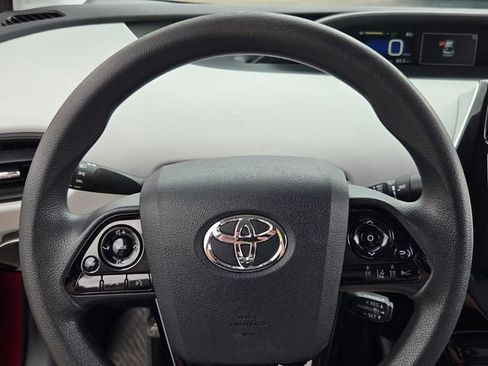 Used 2020 Toyota Prius L Eco FWD image 25