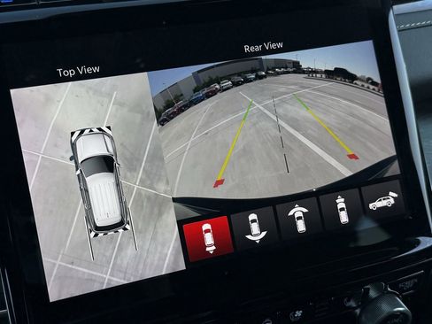 Used 2023 Jeep Grand Cherokee Overland w/ Advanced Protech Group III image 16