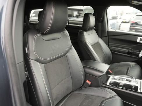 Used 2022 Ford Explorer ST image 19