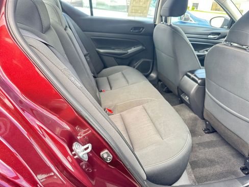 Used 2024 Nissan Altima 2.5 SV image 25