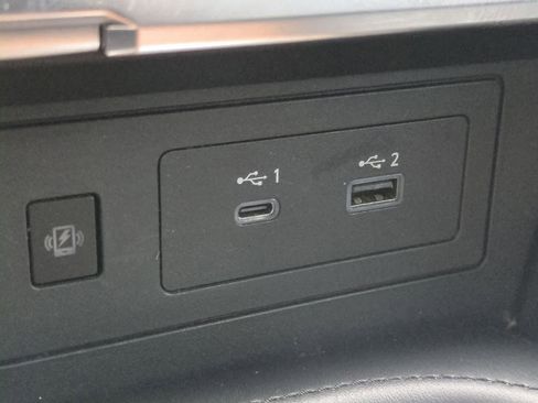 Used 2022 Nissan Armada SL w/ Captain's Chairs Package image 33