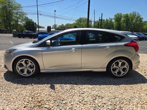 Used 2014 Ford Focus ST w/ Equipment Group 202A FWD image 5