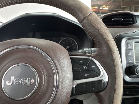 Used 2015 Jeep Renegade Latitude w/ Cold Weather Group image 13