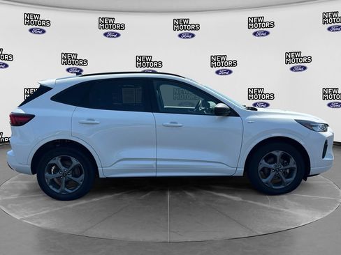 Used 2023 Ford Escape ST-Line w/ Tech Pack #1 AWD/4WD image 6