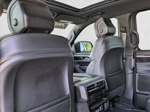 Used 2024 Jeep Wagoneer Series II AWD/4WD image 20