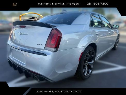 Used 2023 Chrysler 300 Touring w/ Sport Appearance Package RWD image 5