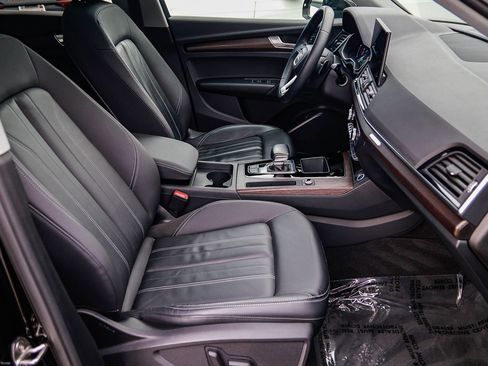 Certified 2023 Audi Q5 2.0T Premium w/ Convenience Package image 18