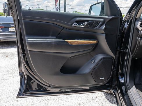 Used 2019 GMC Acadia Denali w/ Technology Package FWD image 10