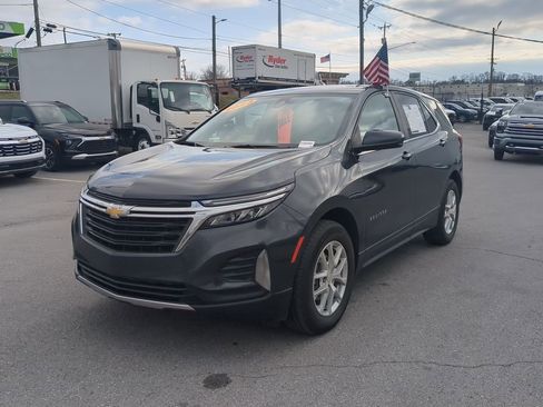 Used 2025 Chevrolet Trax RS w/ Driver Confidence Package image 3