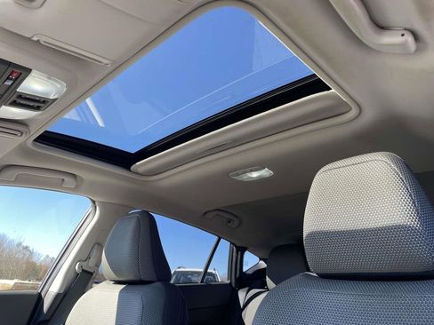 Used 2024 Subaru Crosstrek 2.0i Premium image 9