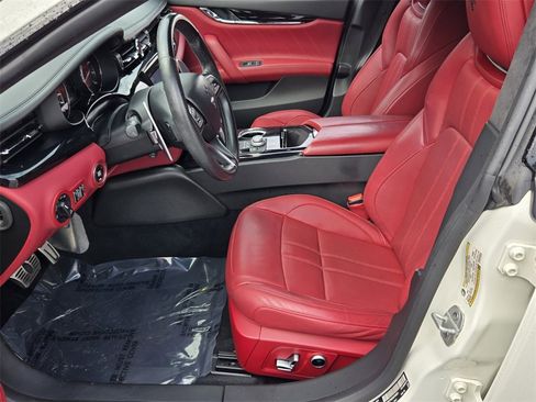 Used 2022 Maserati Quattroporte Modena image 10