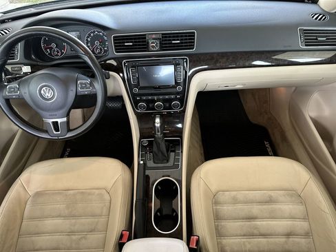 Used 2014 Volkswagen Passat TDI SEL Premium image 17