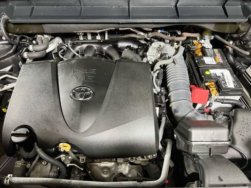 Used 2021 Toyota Highlander XSE AWD/4WD image 25