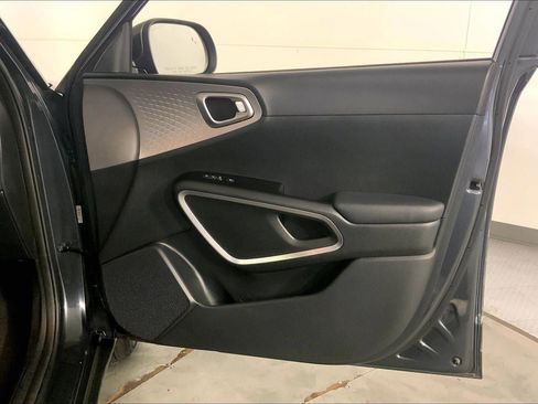 Certified 2025 Kia Soul LX image 25