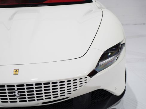 Used 2024 Ferrari Roma RWD image 28