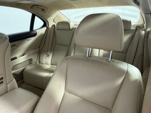 Used 2016 Lexus LS 460 w/ Comfort Package RWD image 34