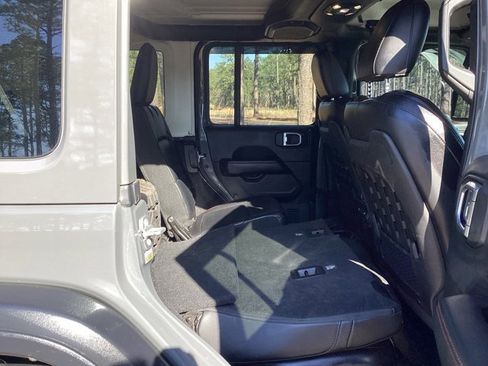 Used 2019 Jeep Wrangler Unlimited Rubicon w/ Safety Group image 13