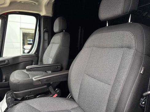 Used 2025 RAM ProMaster 3500 w/ Cold Weather Group image 11