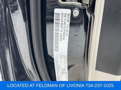 Used 2023 Chrysler Pacifica Limited image 10