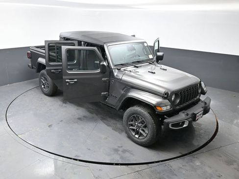 New 2026 Jeep Gladiator Sport image 47