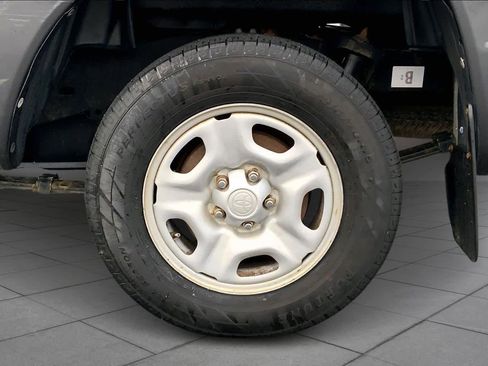 Used 2014 Toyota Tacoma 2WD Access Cab image 9