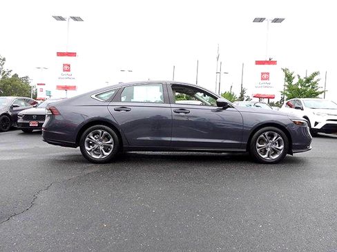 Used 2024 Honda Accord EX image 2