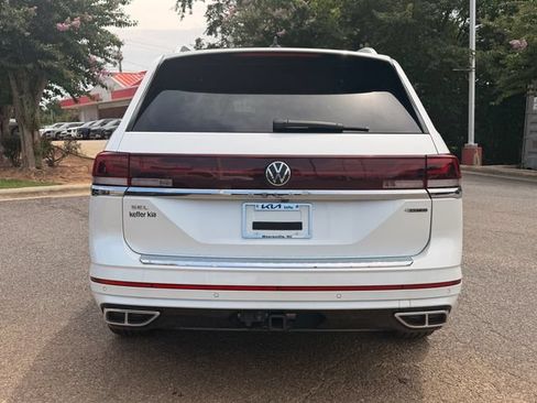 Used 2024 Volkswagen Atlas SEL Premium R-Line AWD/4WD image 4
