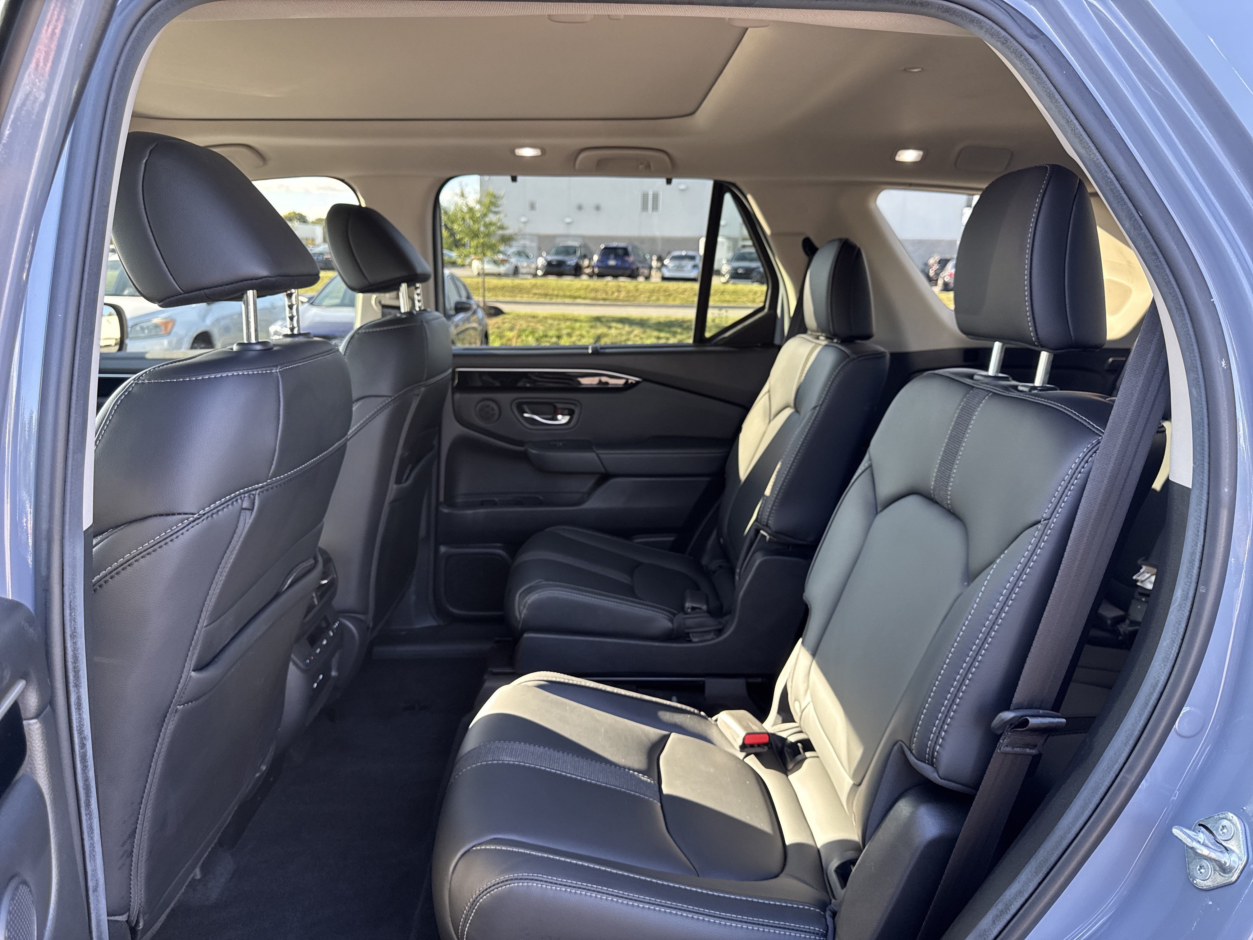 Used 2025 Honda Pilot Touring image 23