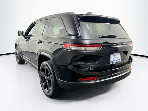 Used 2023 Jeep Grand Cherokee Altitude AWD/4WD image 7