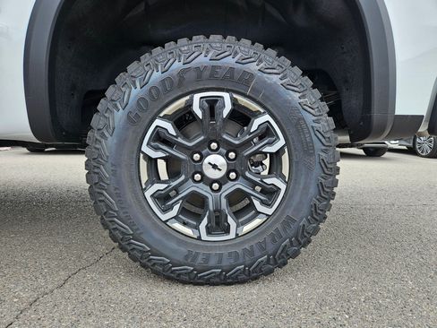 New 2026 Chevrolet Silverado 1500 ZR2 w/ LPO, Dark Essentials Package AWD/4WD image 17