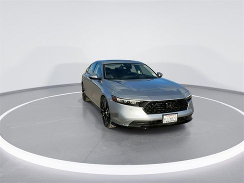 Certified 2024 Honda Accord Touring image 3