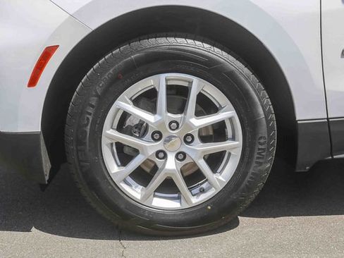 Used 2023 Chevrolet Equinox LS FWD image 12