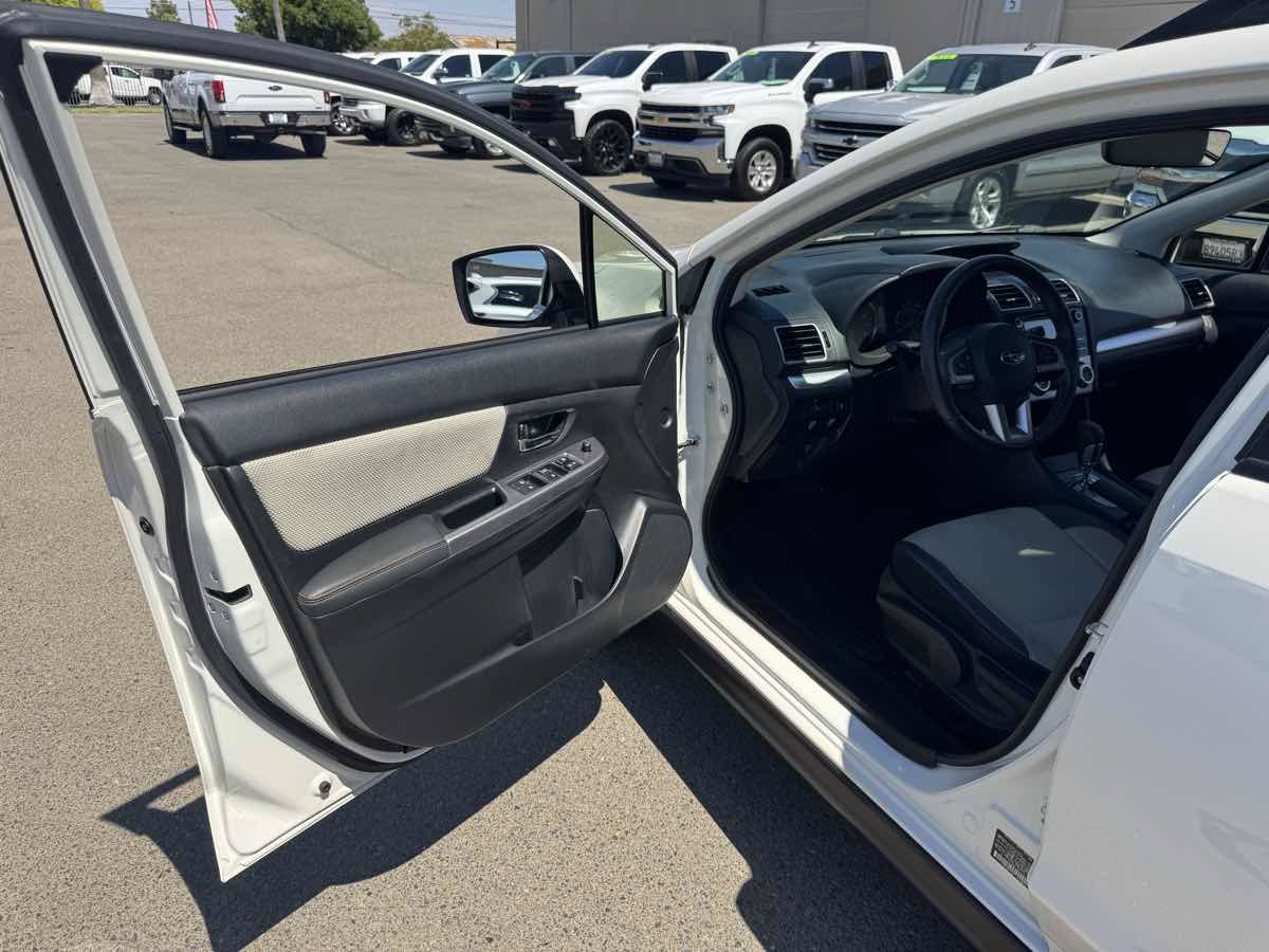 Used 2017 Subaru Crosstrek 2.0i Premium w/ Moonroof Package AWD/4WD image 23