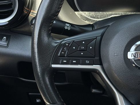 Used 2019 Nissan Kicks SR w/ SR Premium Package FWD image 14