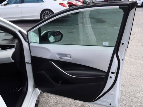Used 2020 Toyota Corolla SE FWD image 16