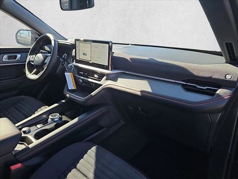 New 2026 Ford Explorer ST-Line w/ ST-Line Street Pack image 9