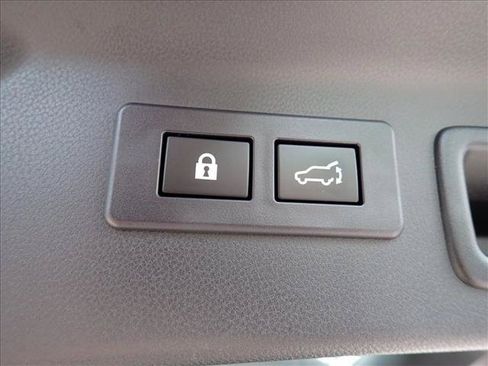 Certified 2025 Subaru Forester Premium AWD/4WD image 9