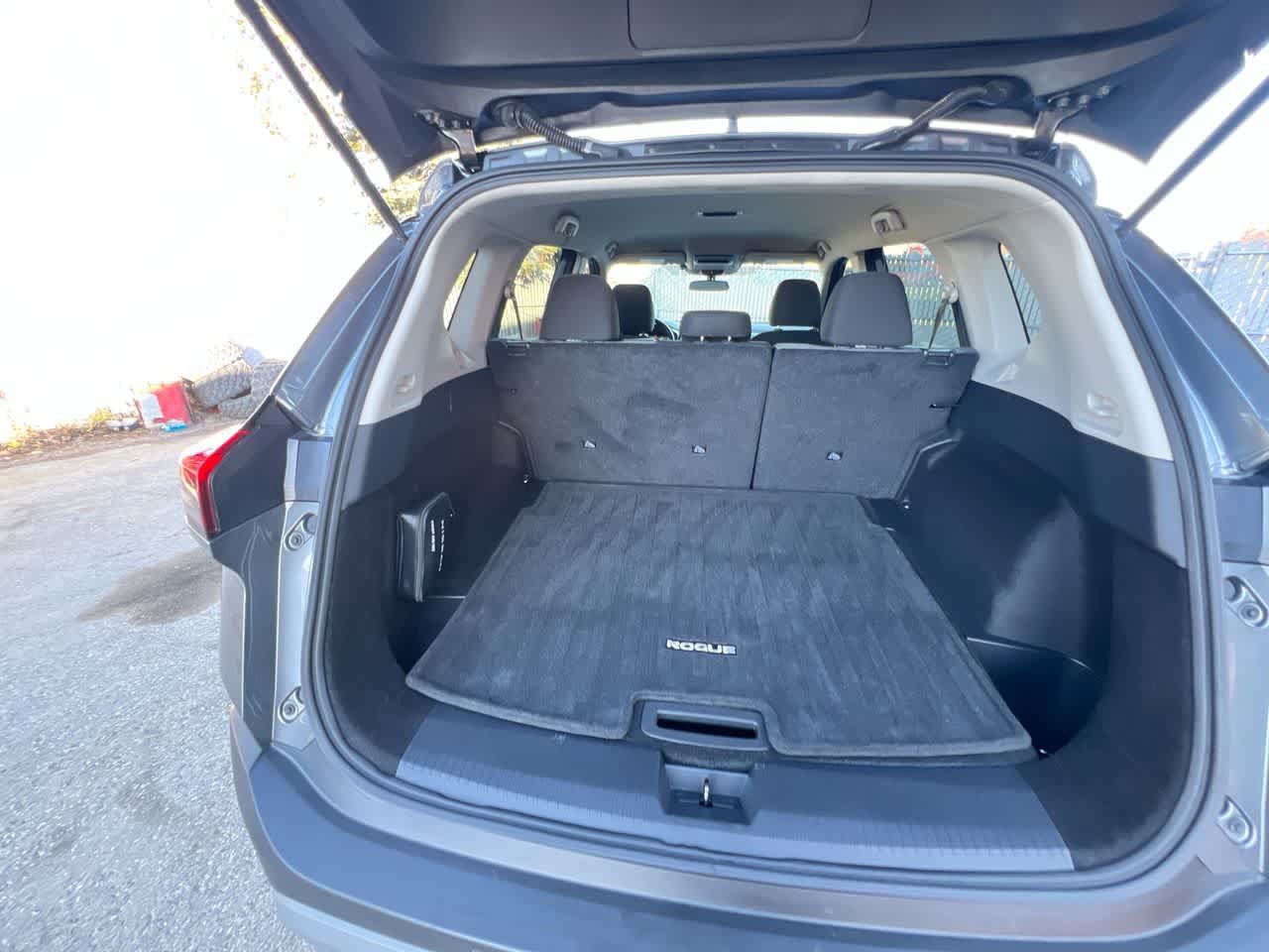 Used 2023 Nissan Rogue SV AWD/4WD image 25