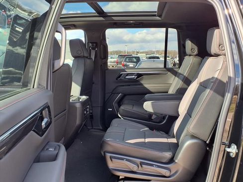New 2026 Chevrolet Suburban RST w/ Comfort Package AWD/4WD image 9