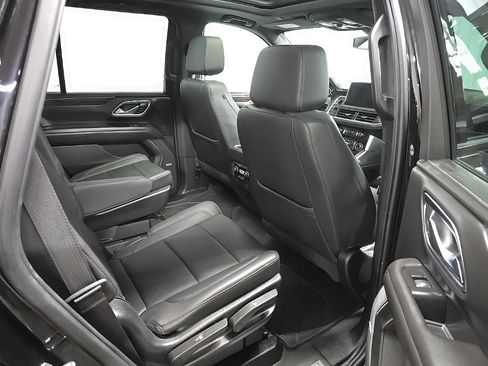 Used 2021 Chevrolet Tahoe Z71 w/ Z71 Signature Package AWD/4WD image 21