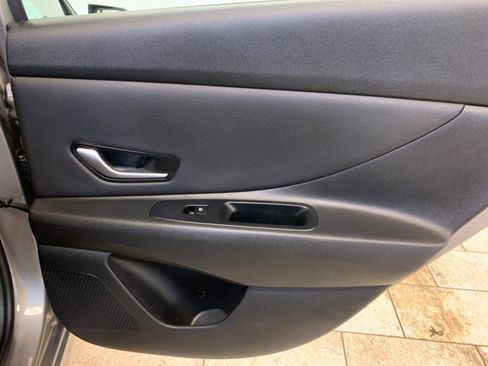 Used 2023 Hyundai Elantra SEL w/ Convenience Package image 45