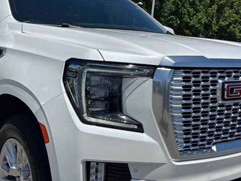 Used 2024 GMC Yukon XL Denali w/ Advanced Technology Package AWD/4WD image 10