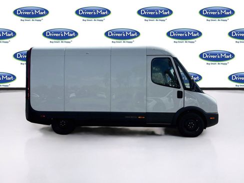 Used 2024 Rivian Delivery 500 FWD image 8